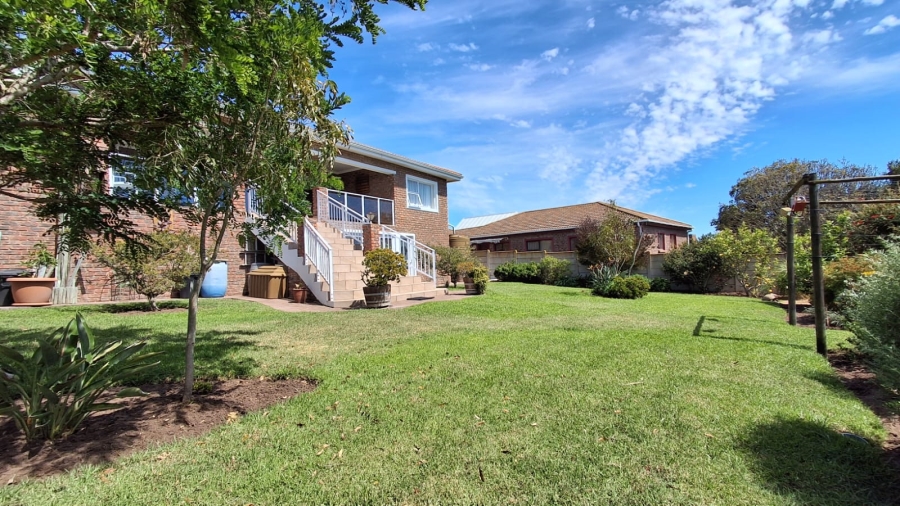 3 Bedroom Property for Sale in Stilbaai Wes Western Cape